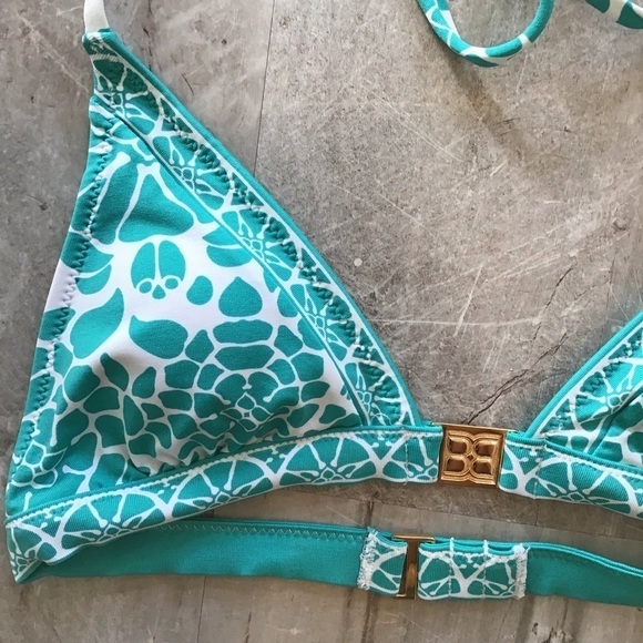 💕BCBGMAXAZRIA💕 Triangle String Bikini Top - Picture 3 of 5